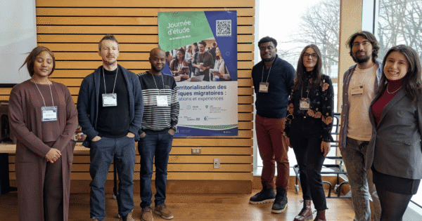 6 Photo de groupe des membres de la relève et des personnes participantes